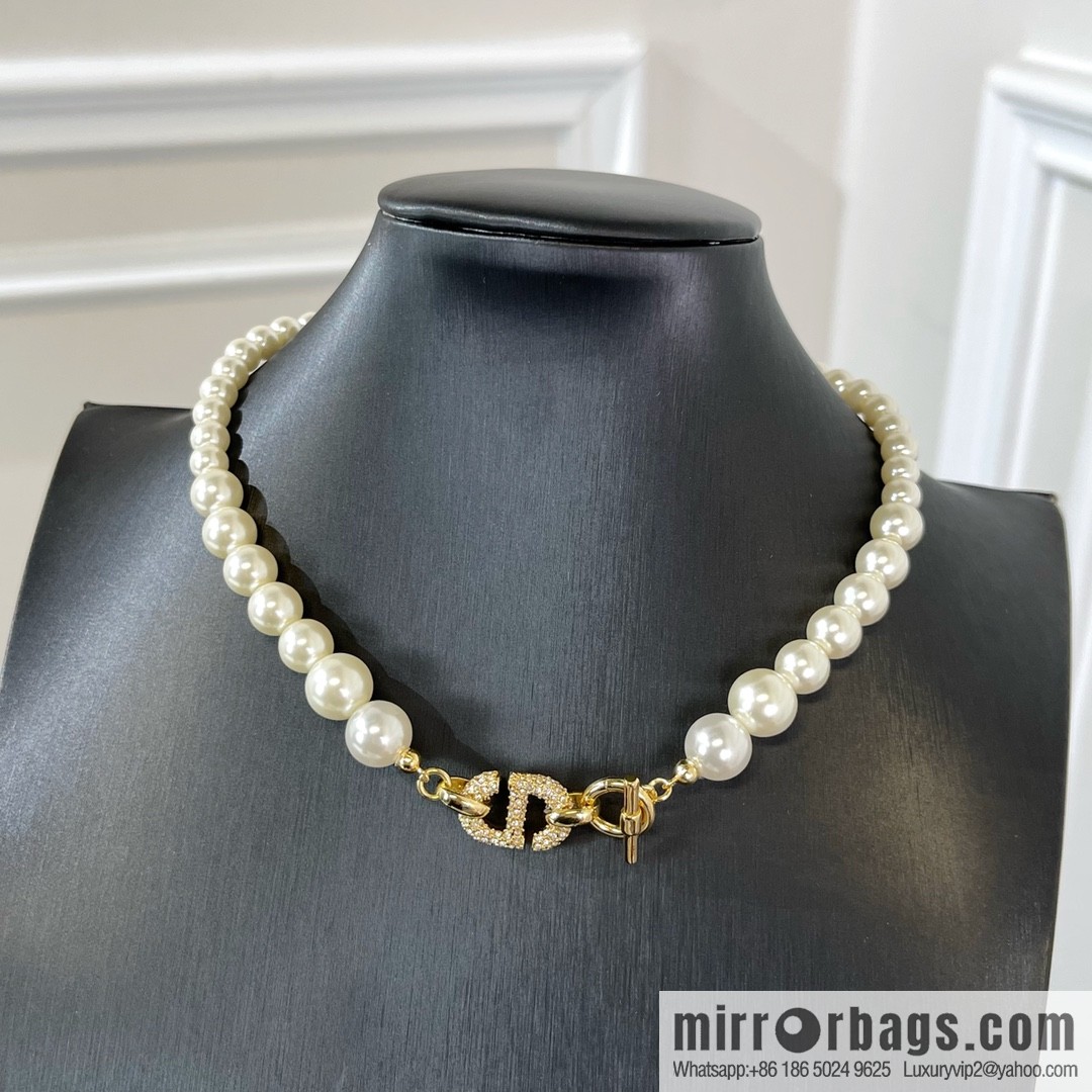New ☑️ Dior pearl bracelet necklace