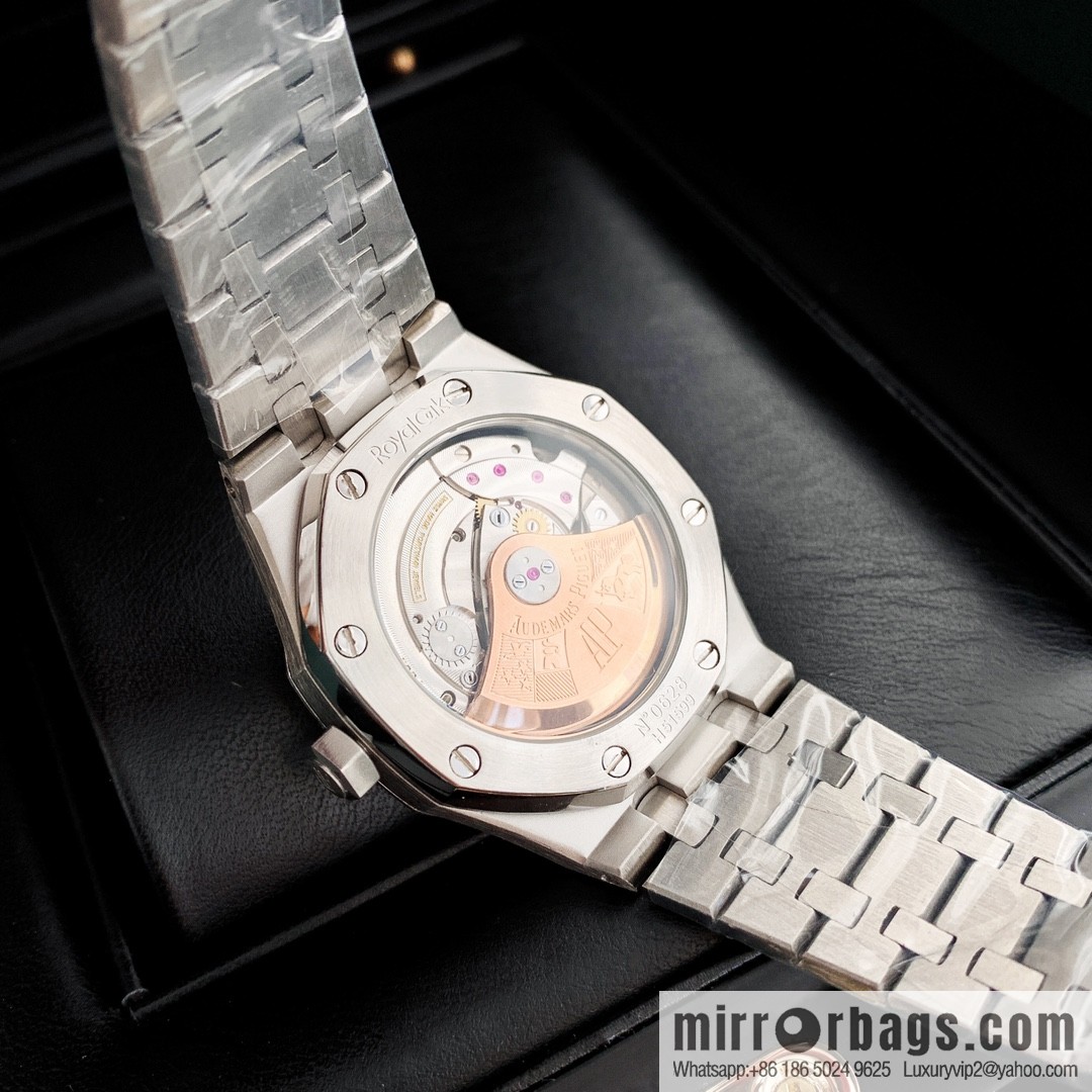 Women's Audemars Piguet Royal Oak bezel inlaid with 40 pieces with VS1.7 natural real diamond Audemars Piguet CAL.4302 all-in-one watch