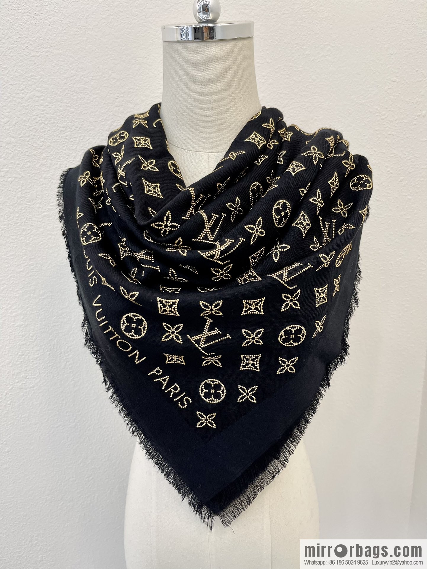 LV Louis Vuitton silk and wool blend shawl M76641 M70670