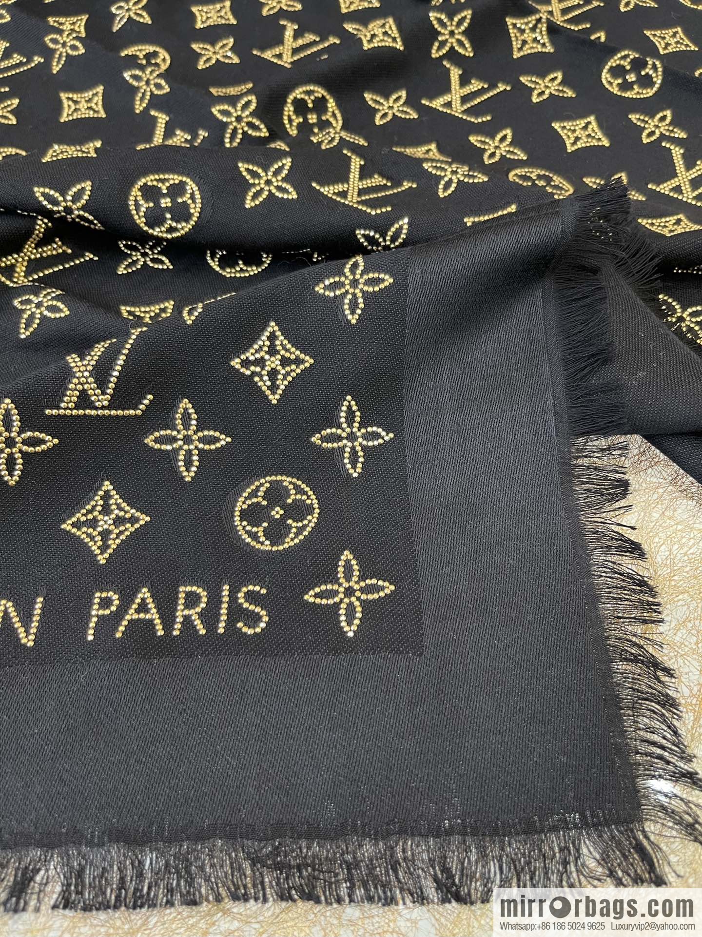 LV Louis Vuitton silk and wool blend shawl M76641 M70670