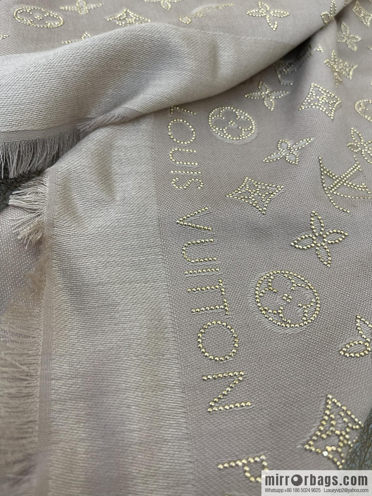 LV Louis Vuitton silk and wool blend shawl M76641 M70670