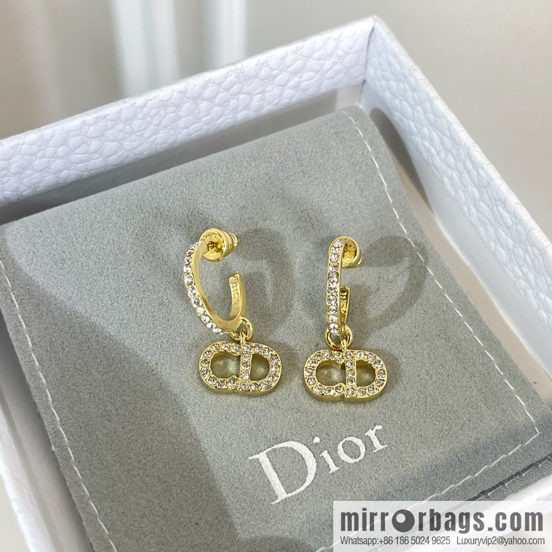 New ☑️ Dior CD stud earrings