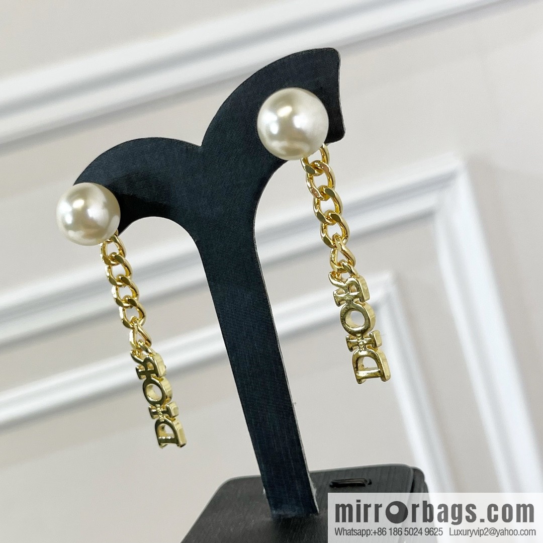 New ☑️ Dior full diamond letter size pearl stud earrings