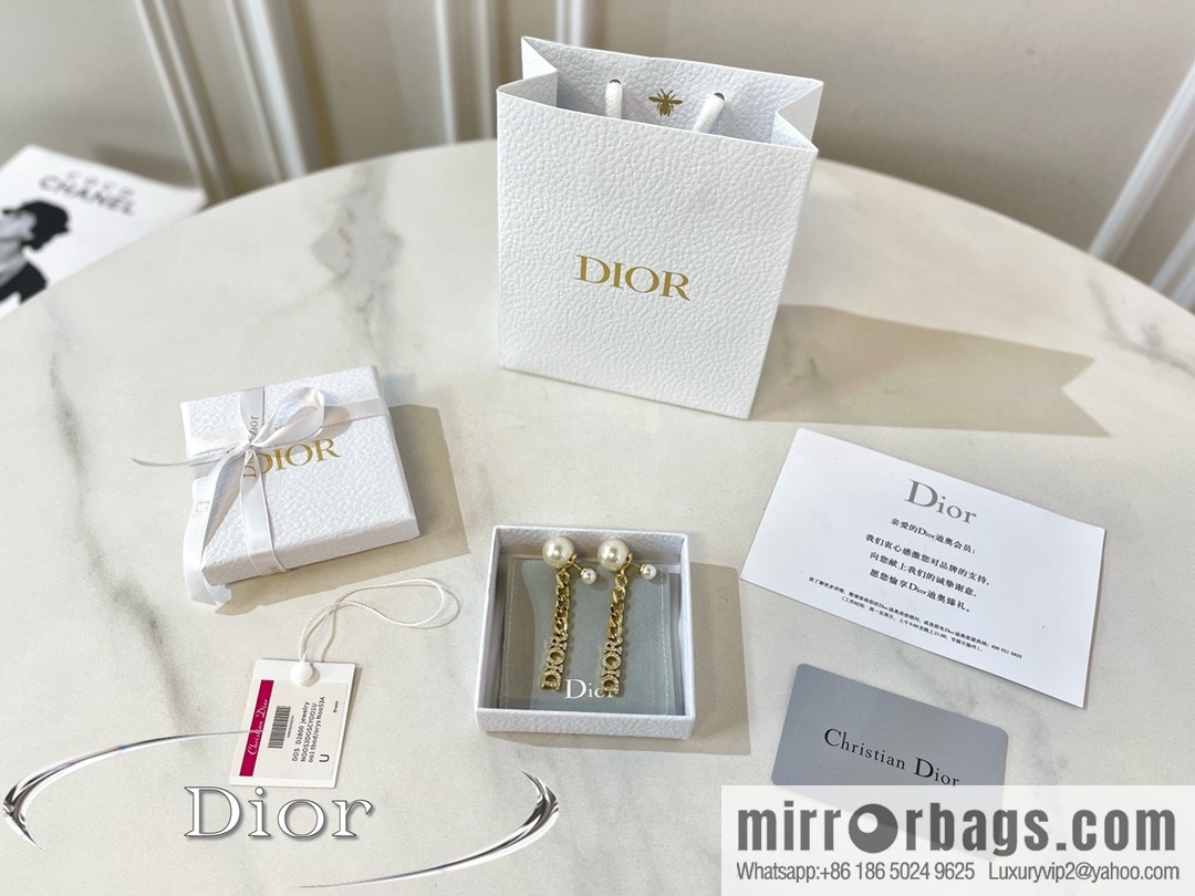 New ☑️ Dior full diamond letter size pearl stud earrings