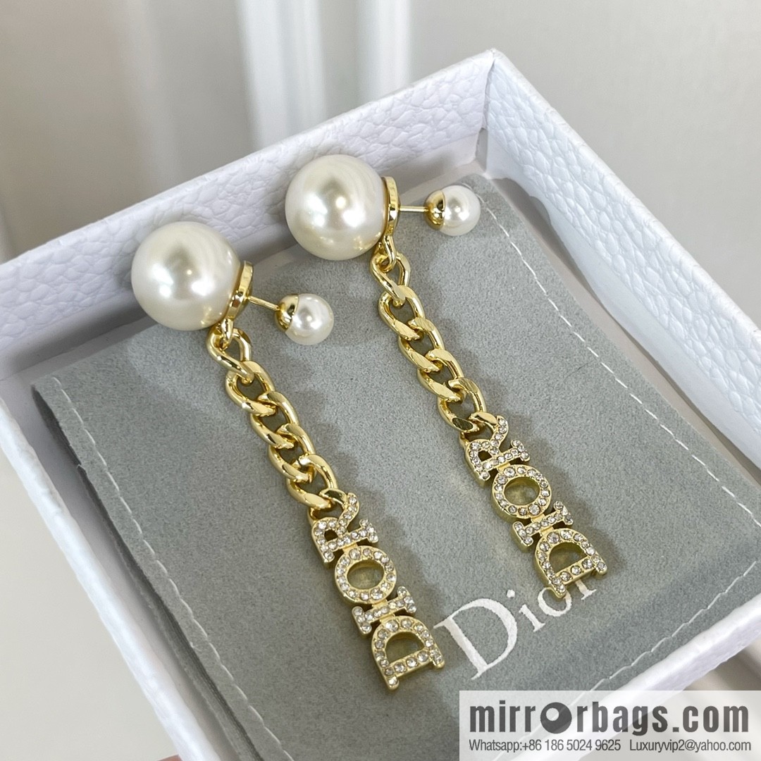 New ☑️ Dior full diamond letter size pearl stud earrings