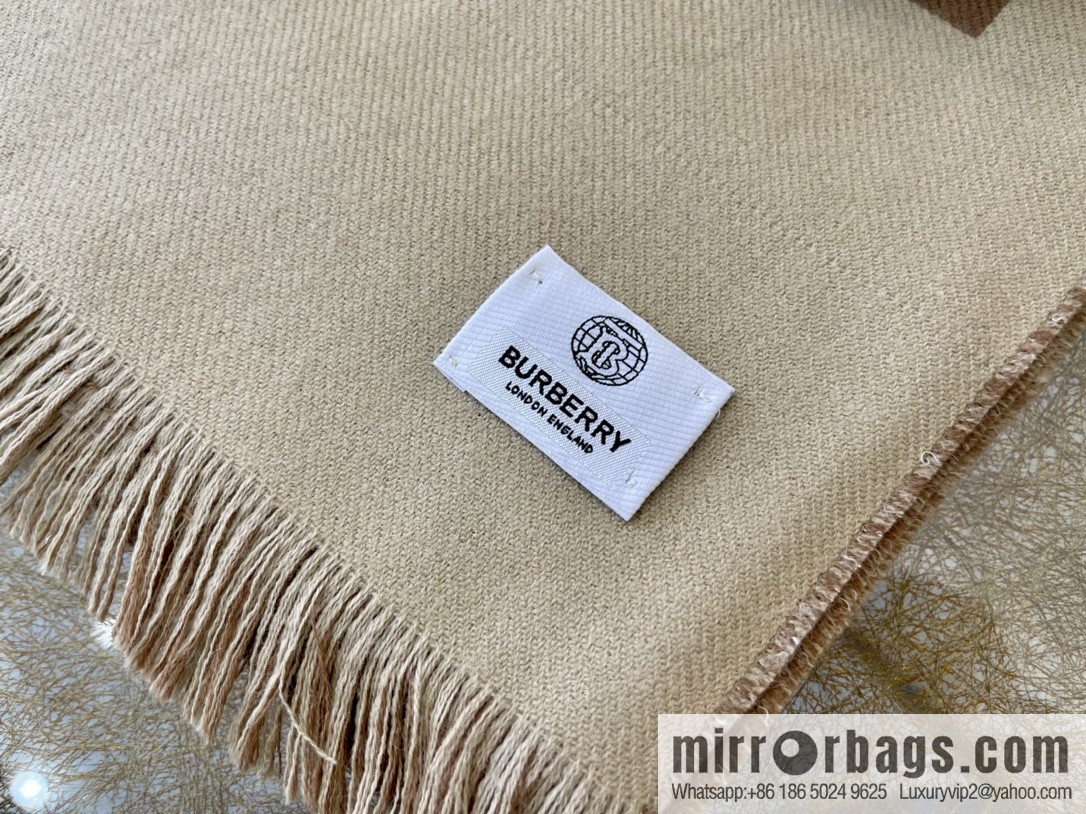 Burberry Burberry Men's and Women's Same Large Letter Wool Scarf