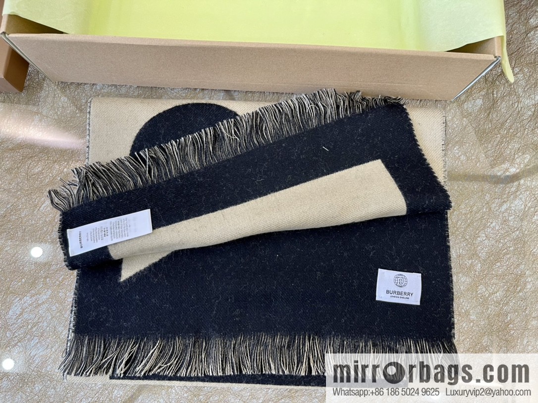 Burberry Burberry Men's and Women's Same Large Letter Wool Scarf