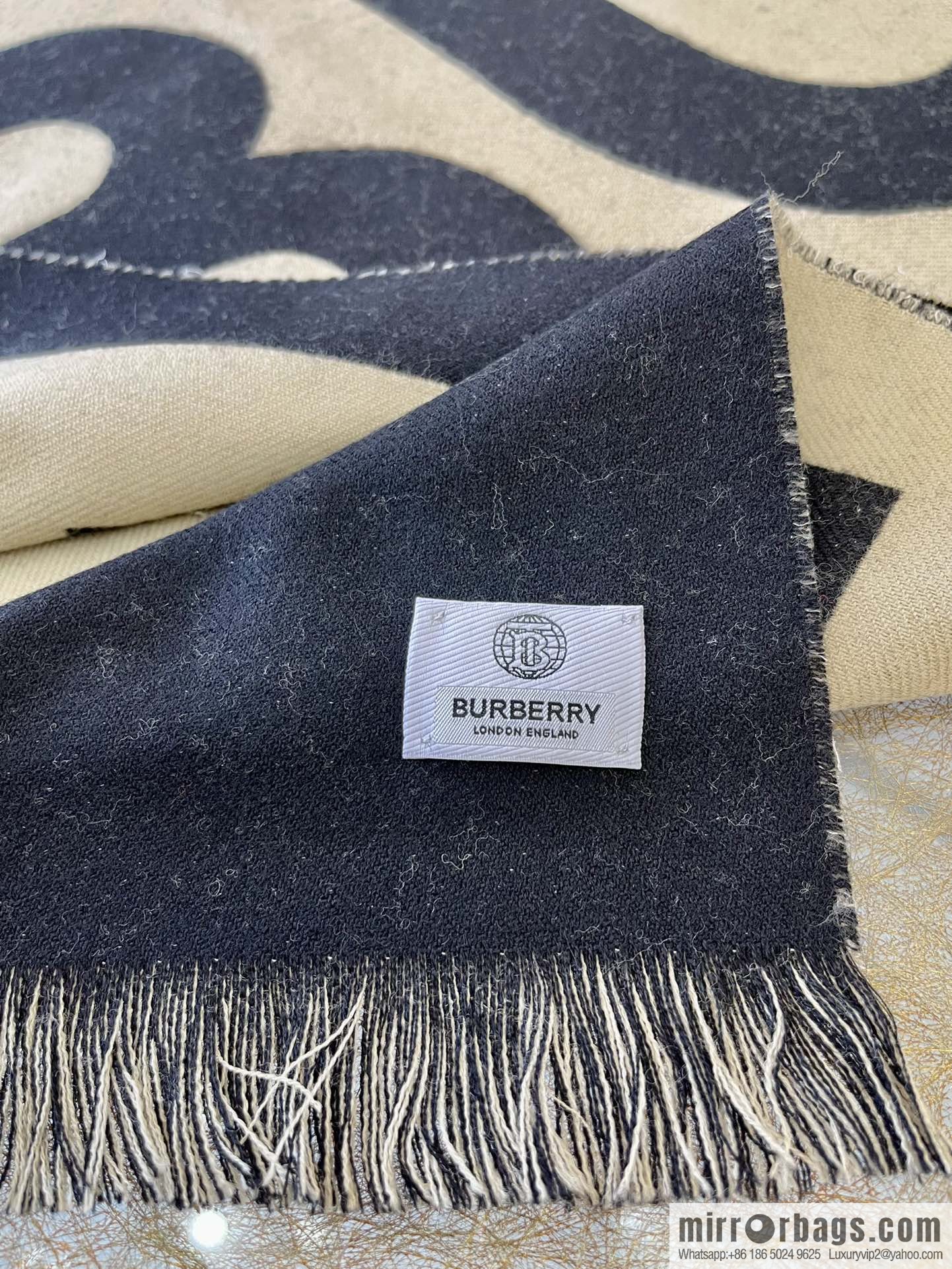 Burberry Burberry Men's and Women's Same Large Letter Wool Scarf