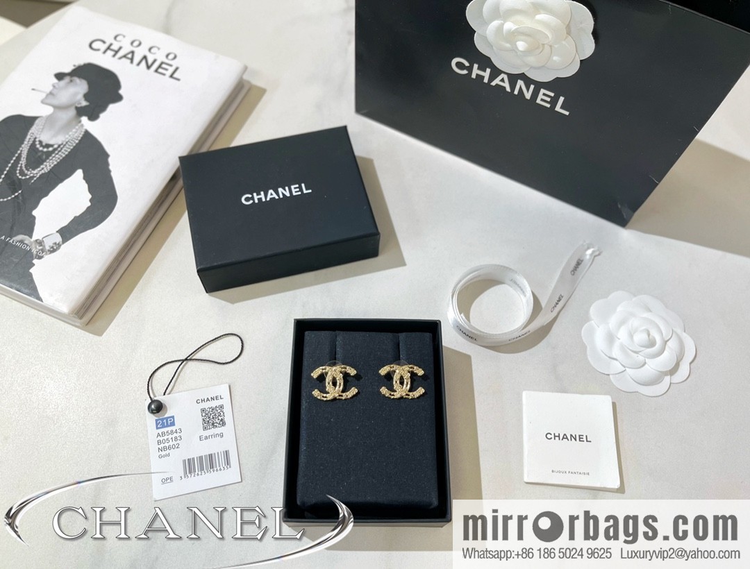 New ☑️ Chanel double c stud earrings