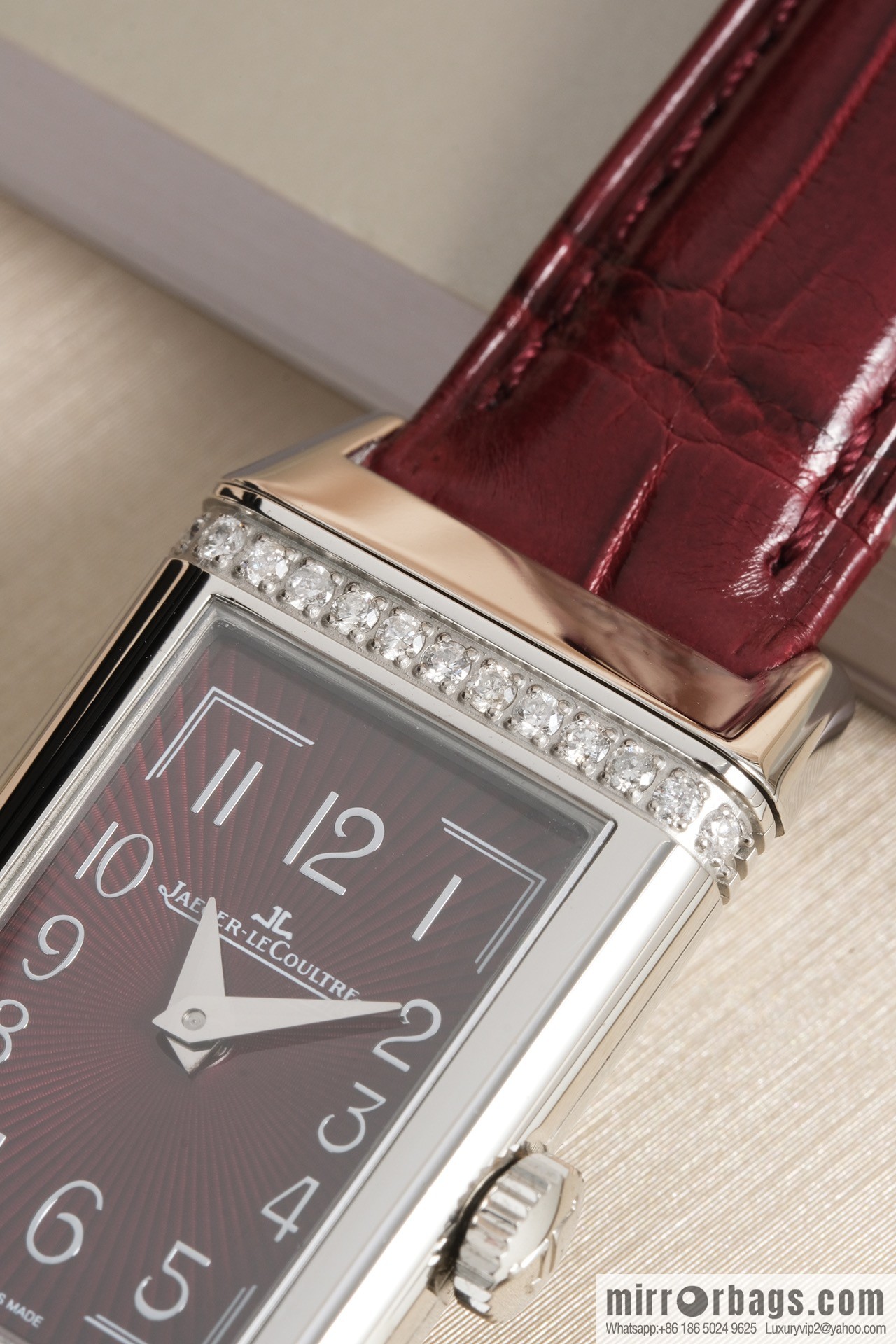 White dial, dark blue strap REF.3288420 Jaeger-LeCoultre red dial, red strap REF.3288560 Princess-style hands watch