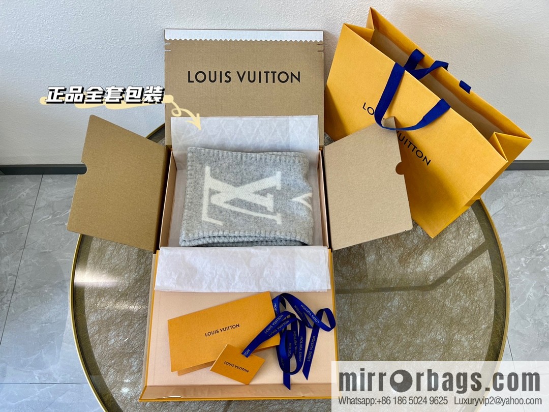 LV Louis Vuitton off-white 100% cashmere scarf M77389