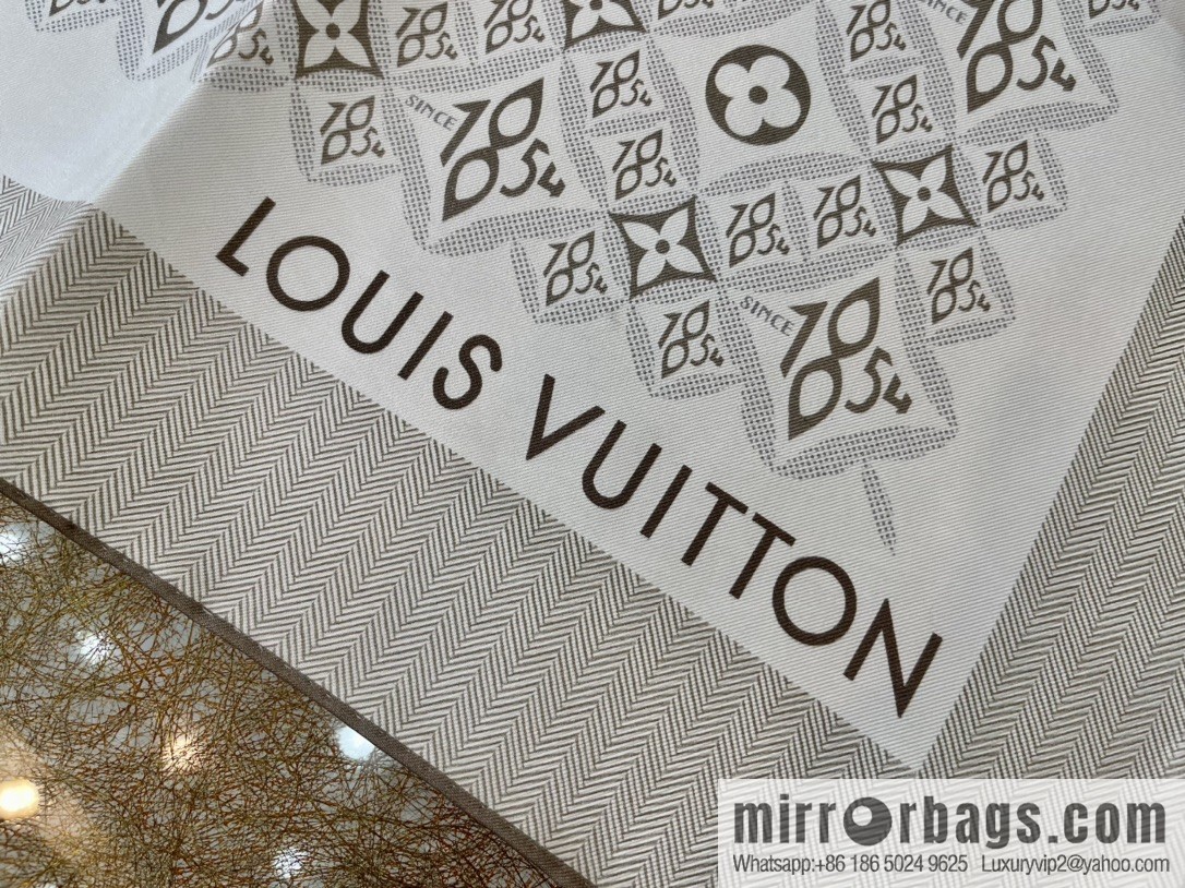 LV Louis Vuitton contrasting trim and handmade hemming 100% silk scarf M77443