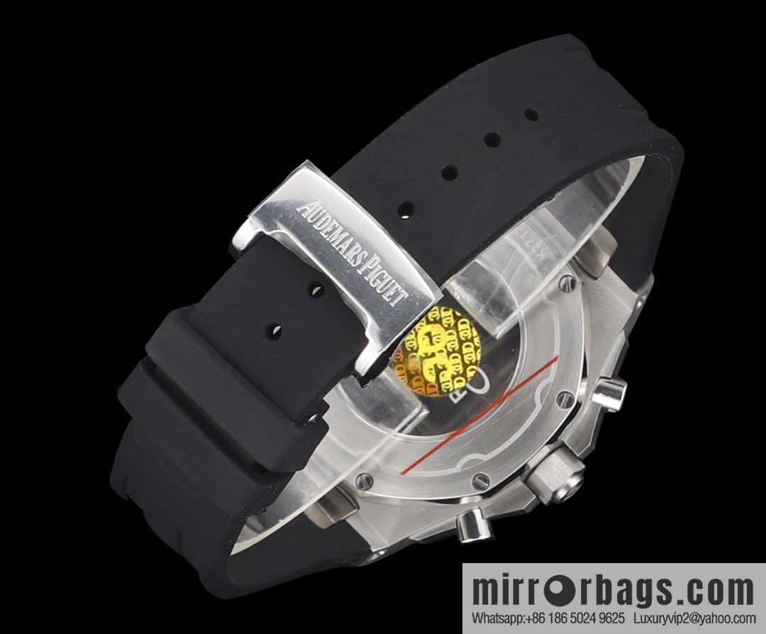 The new AP Audemars Piguet Royal Oak women's multi-function chronograph mechanical watch