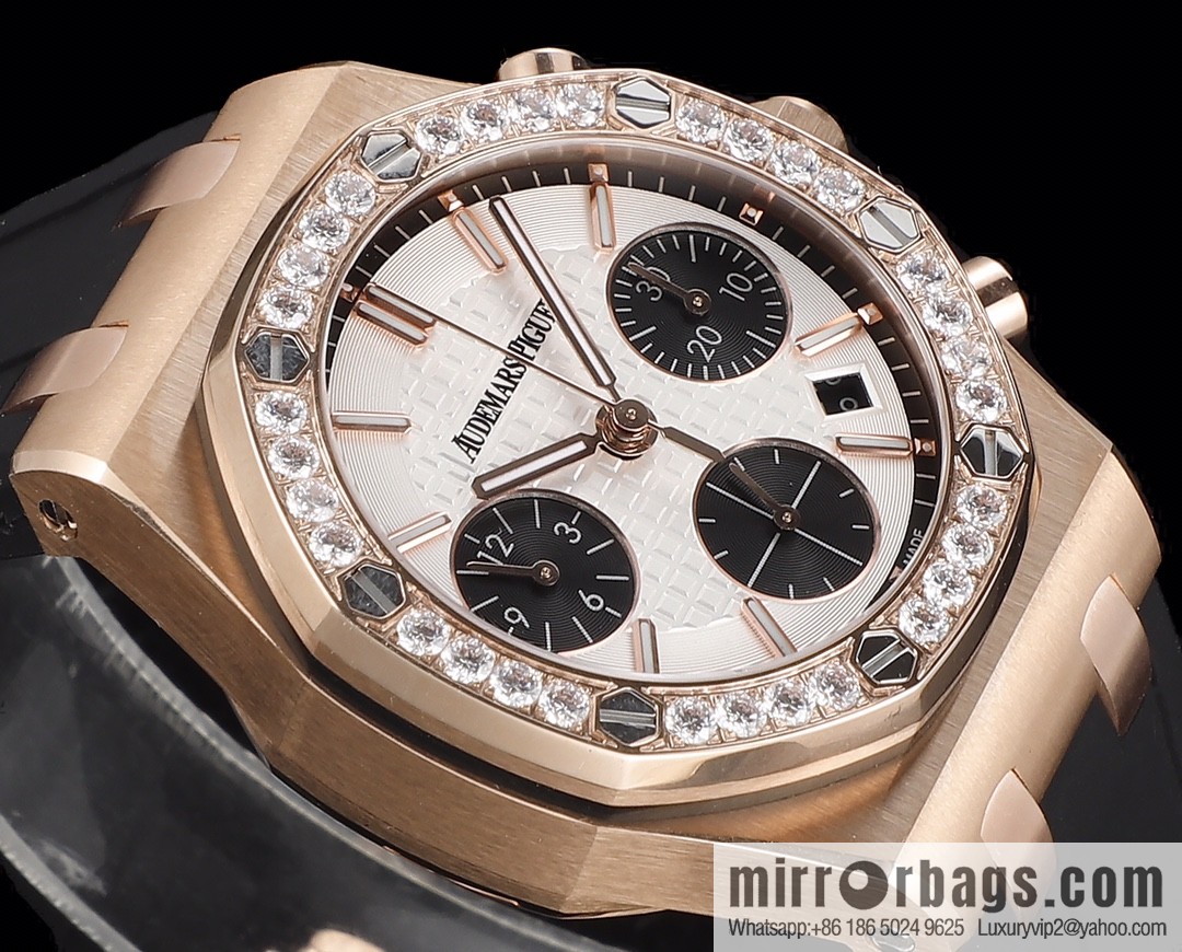 The new AP Audemars Piguet Royal Oak women's multi-function chronograph mechanical watch