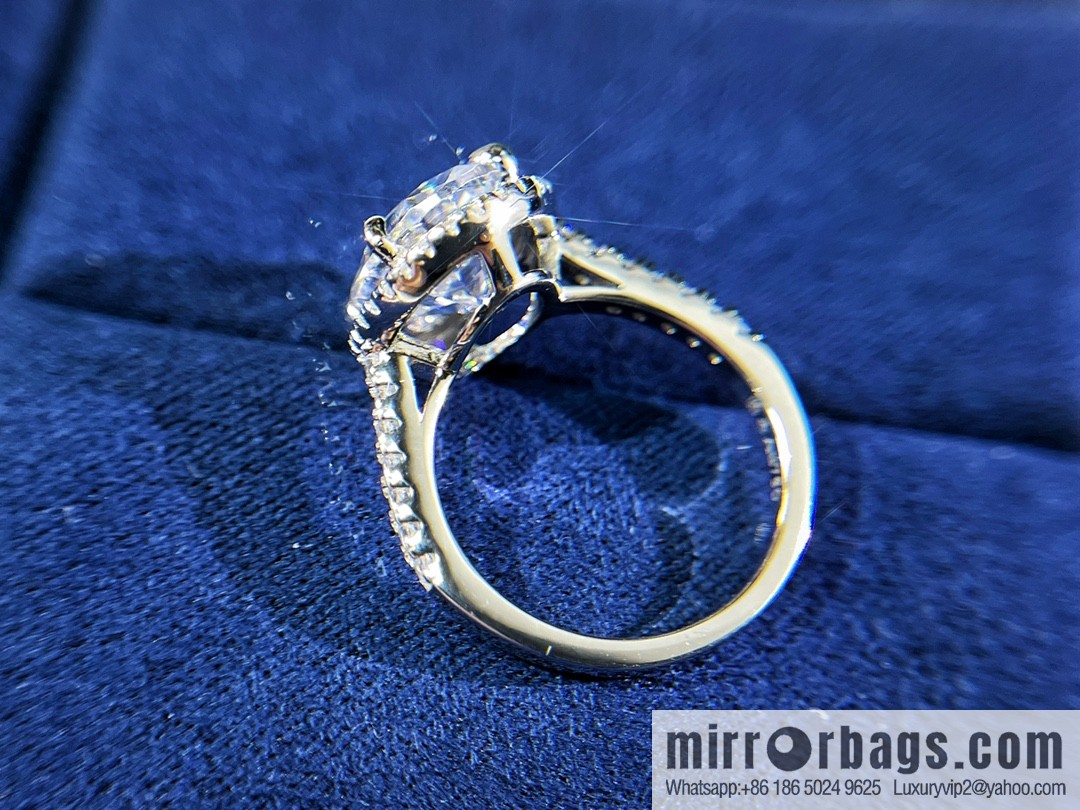 HARRY WINSTON HW, pigeon egg, diamond ring, diamond ring
