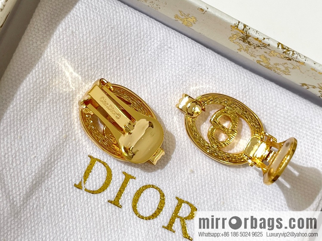 New ☑️ Dior CD earrings