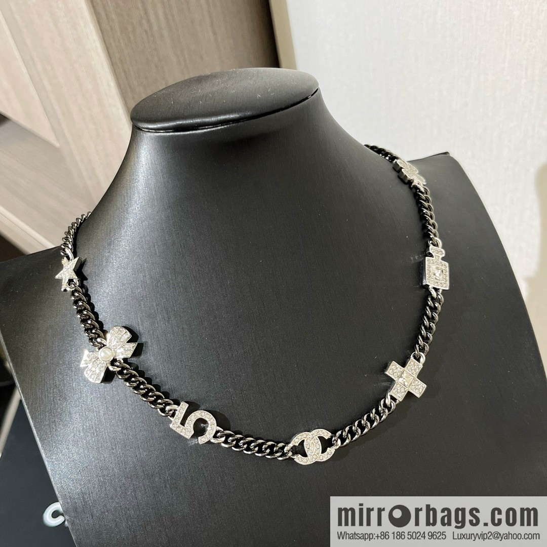 New ☑️ Chanel choker gun black necklace