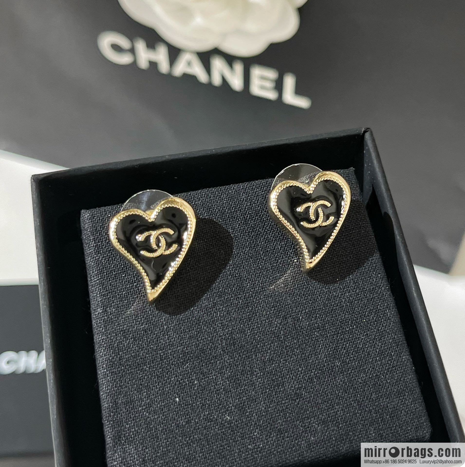 New ☑️ Chanel 2022 peach heart stud earrings