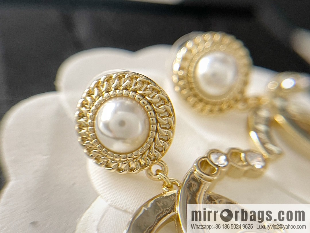 New ☑️ Chanel double c letter pearl stud earrings