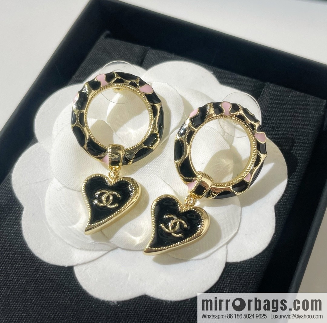 New ☑️ Chanel double c peach heart stud earrings