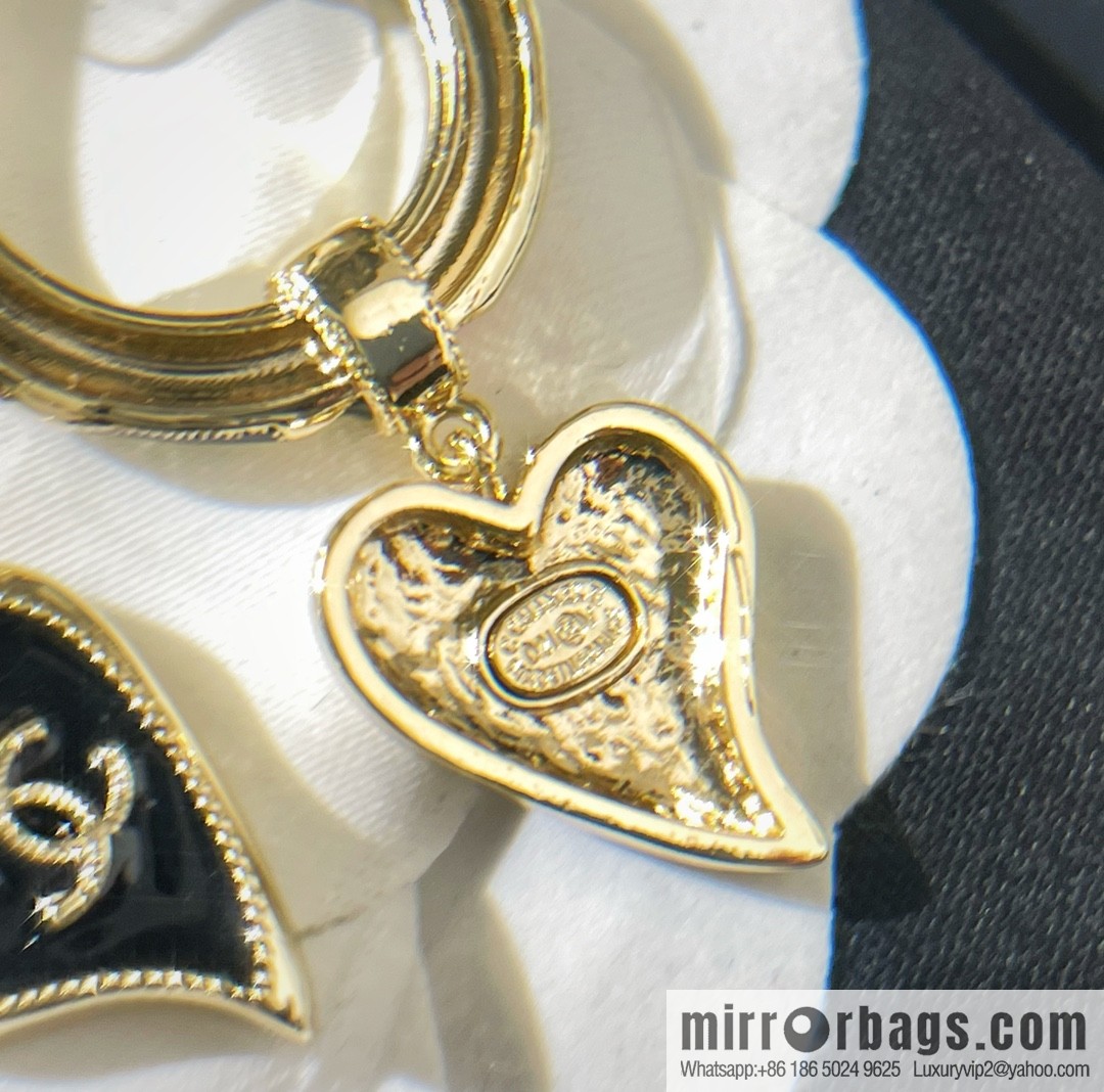 New ☑️ Chanel double c peach heart stud earrings