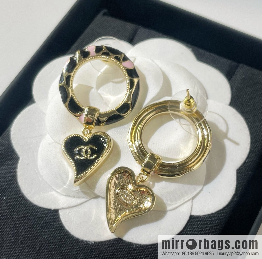 New ☑️ Chanel double c peach heart stud earrings