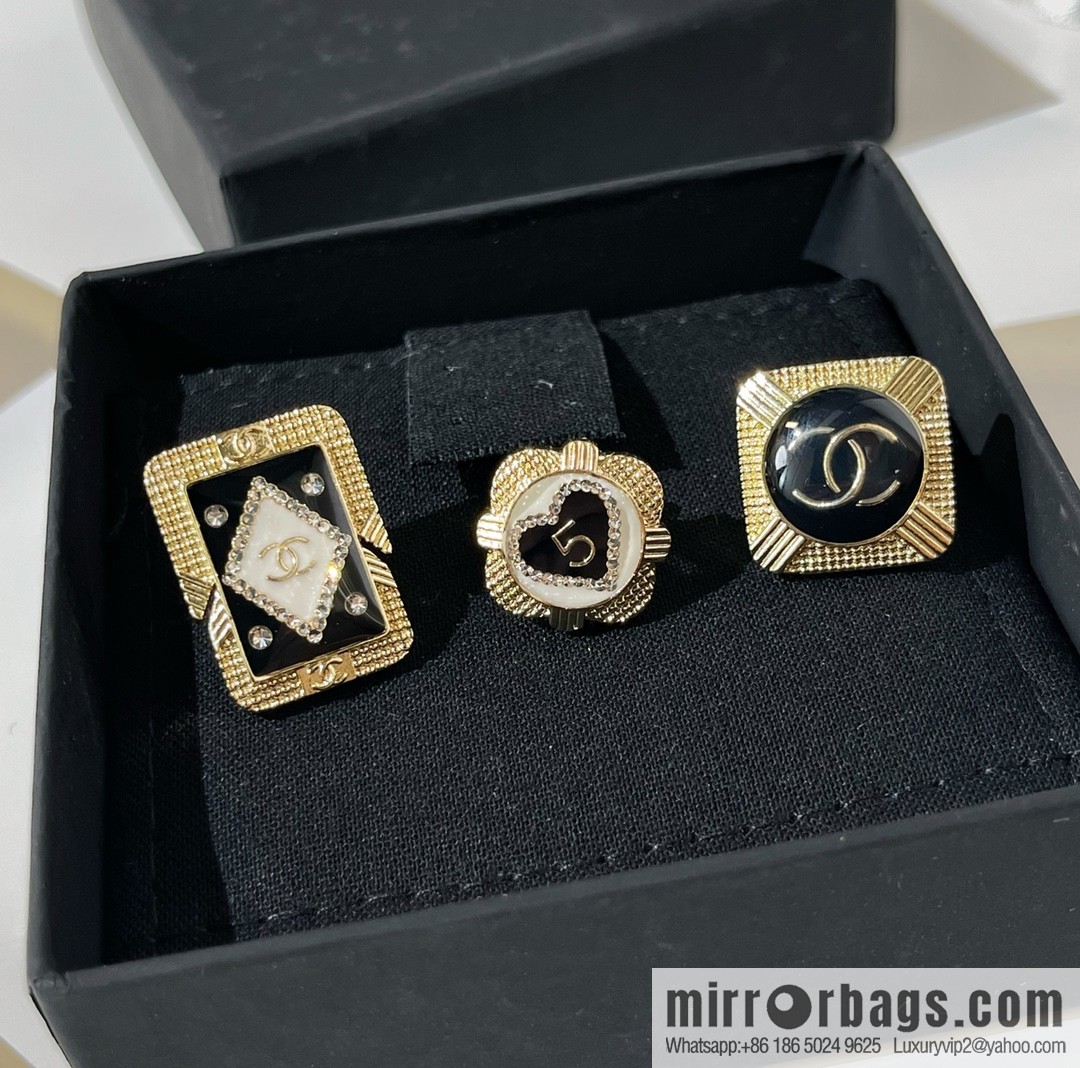 2021 new Chanel castle series three-piece brooch