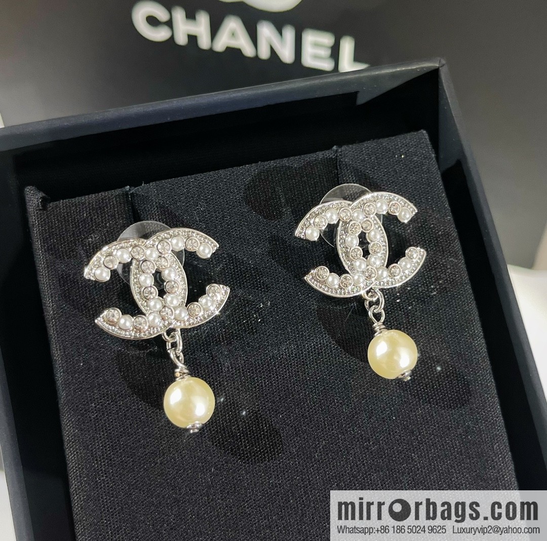 New ☑️ Chanel double c pearl stud earrings