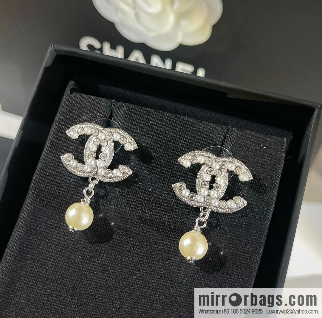 New ☑️ Chanel double c pearl stud earrings