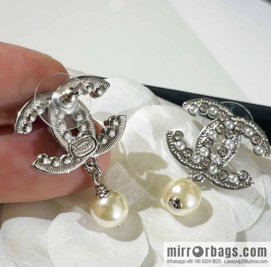New ☑️ Chanel double c pearl stud earrings