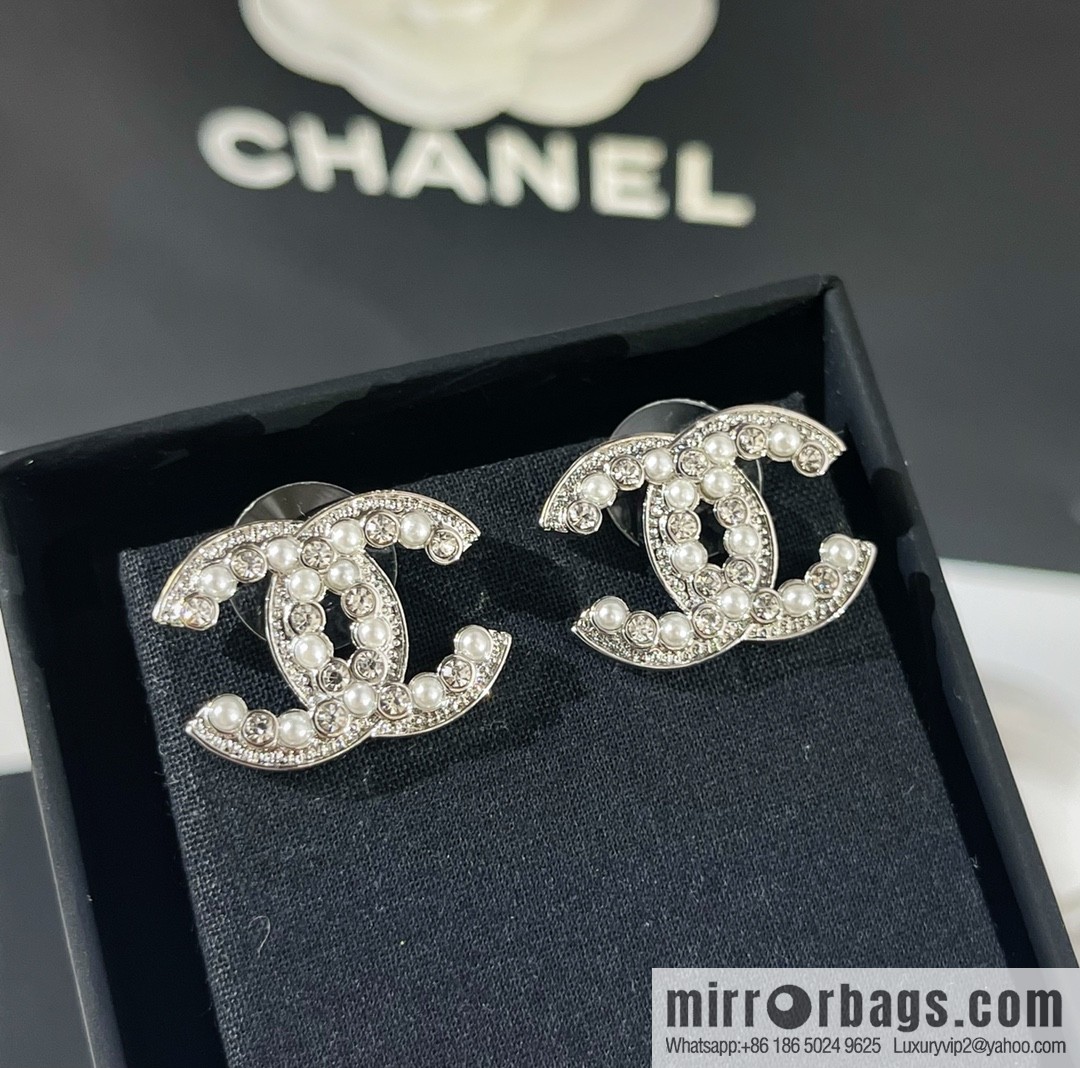 New ☑️ Chanel double c pearl stud earrings