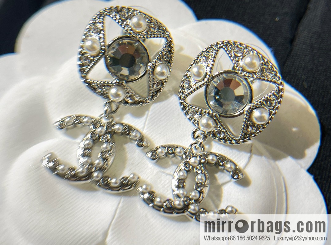 New ☑️ Chanel double c stud earrings