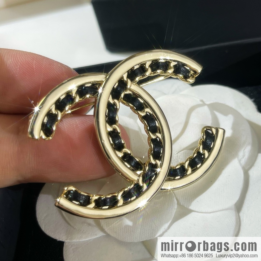 New ☑️ Chanel double c black leather rope brooch