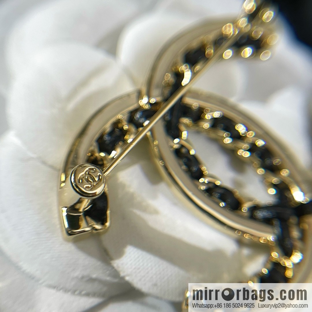 New ☑️ Chanel double c black leather rope brooch
