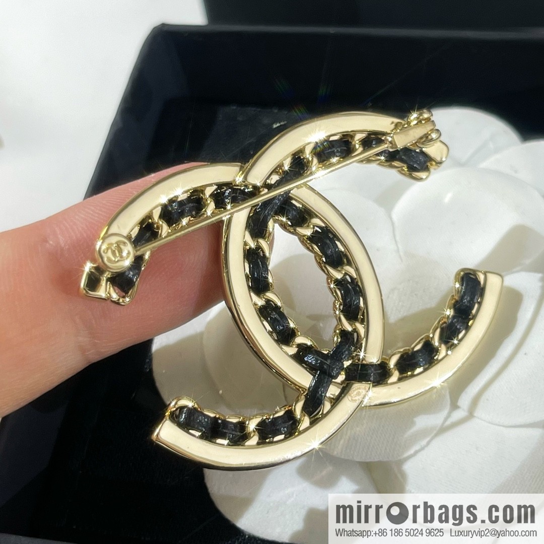 New ☑️ Chanel double c black leather rope brooch