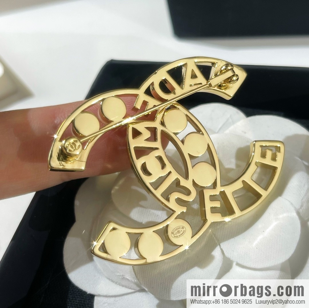 New ☑️ Chanel double c letter MADEM SELLE pearl brooch
