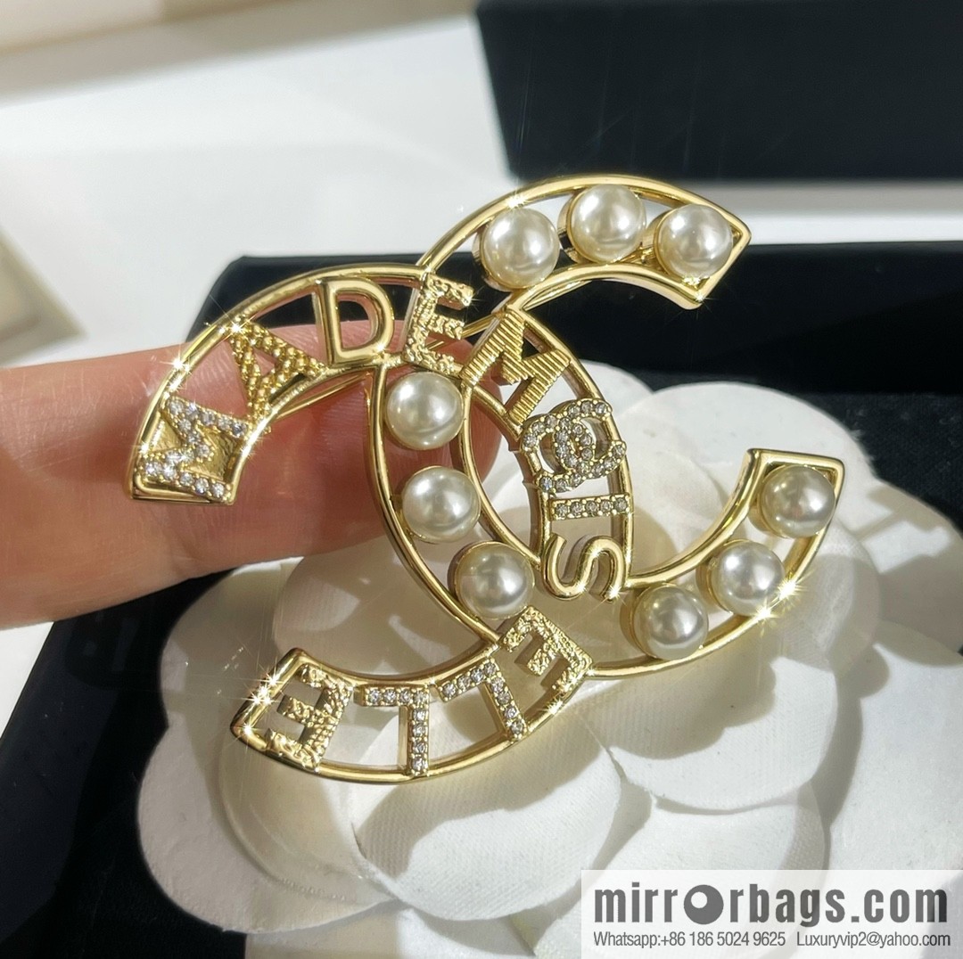 New ☑️ Chanel double c letter MADEM SELLE pearl brooch