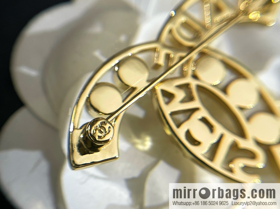 New ☑️ Chanel double c letter MADEM SELLE pearl brooch