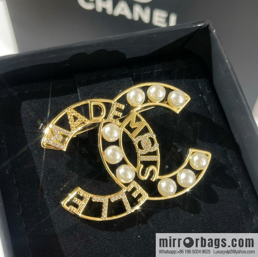 New ☑️ Chanel double c letter MADEM SELLE pearl brooch