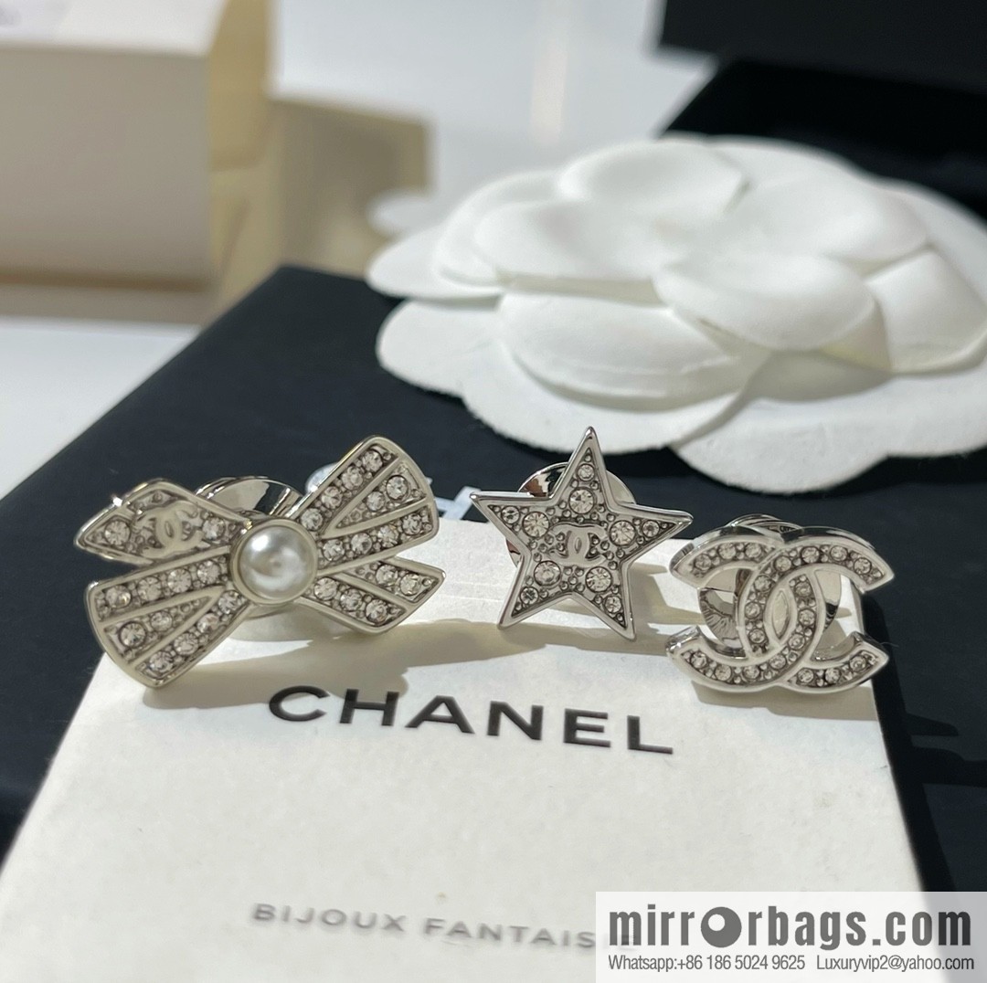 New ☑️ Chanel double c bow, pentagram brooch