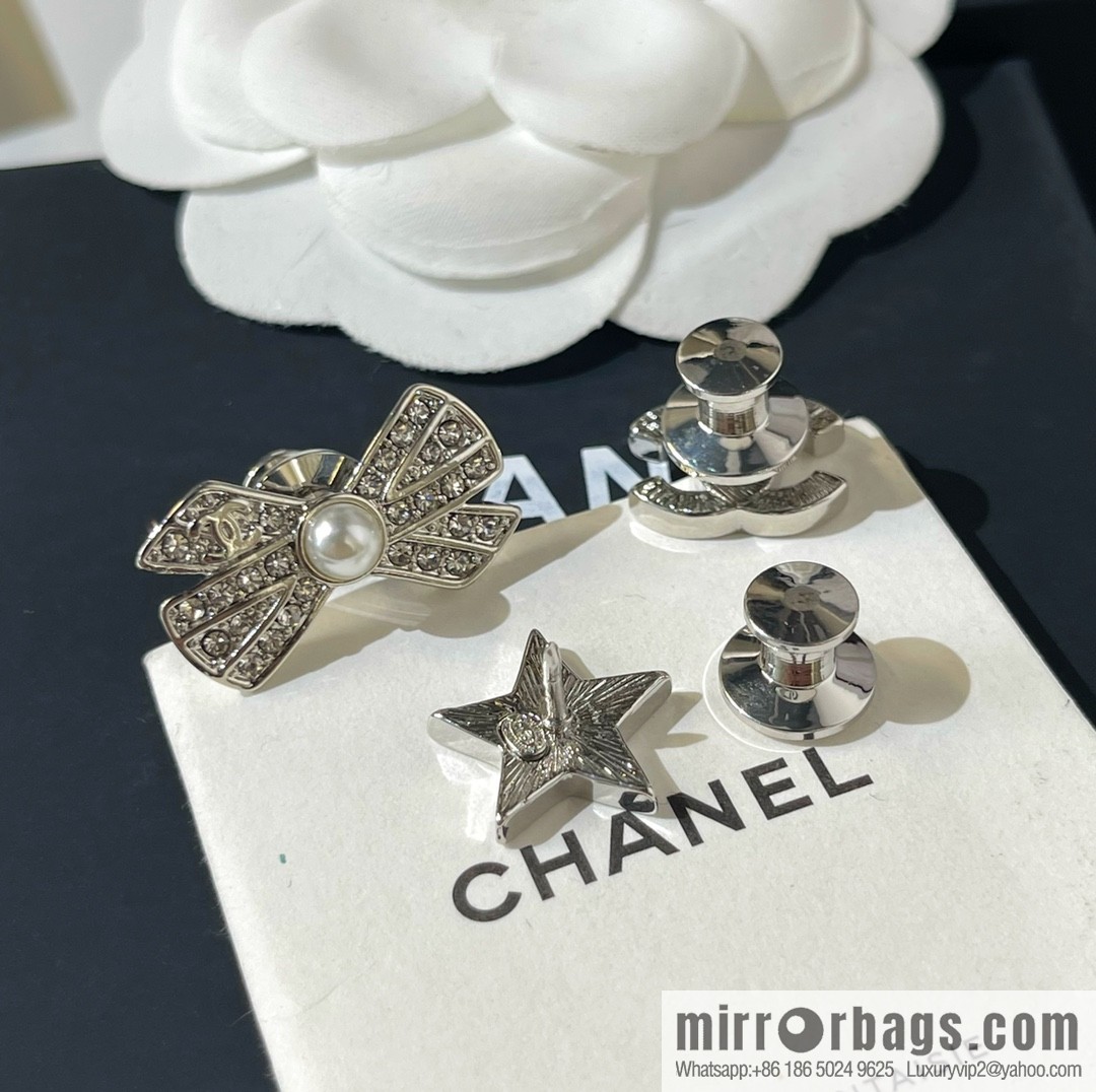 New ☑️ Chanel double c bow, pentagram brooch