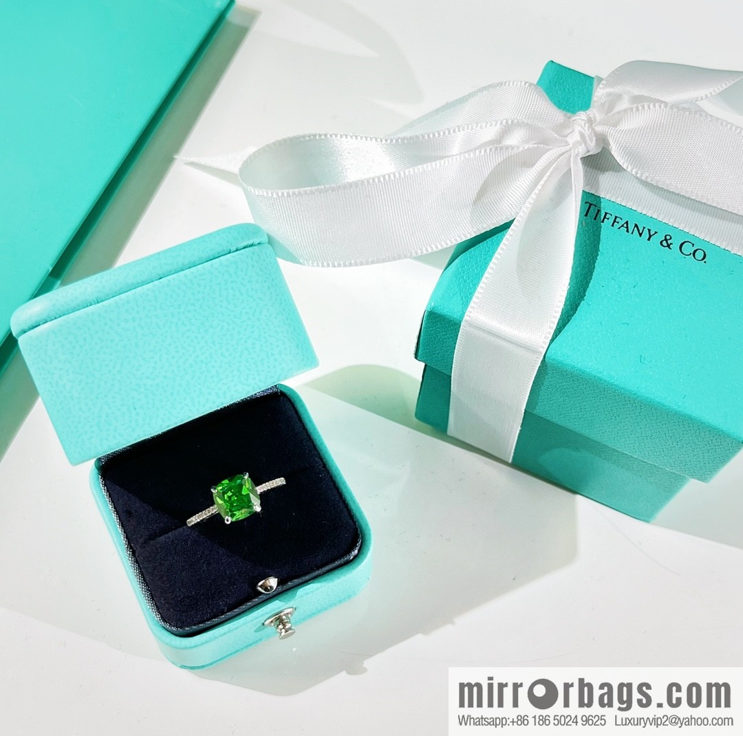 New ☑️ TIFFANY & Co. Tiffany & Co. Square green diamond ring