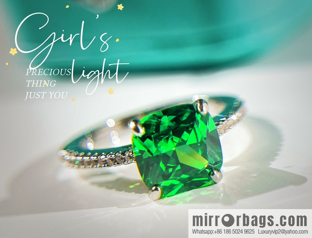 New ☑️ TIFFANY & Co. Tiffany & Co. Square green diamond ring