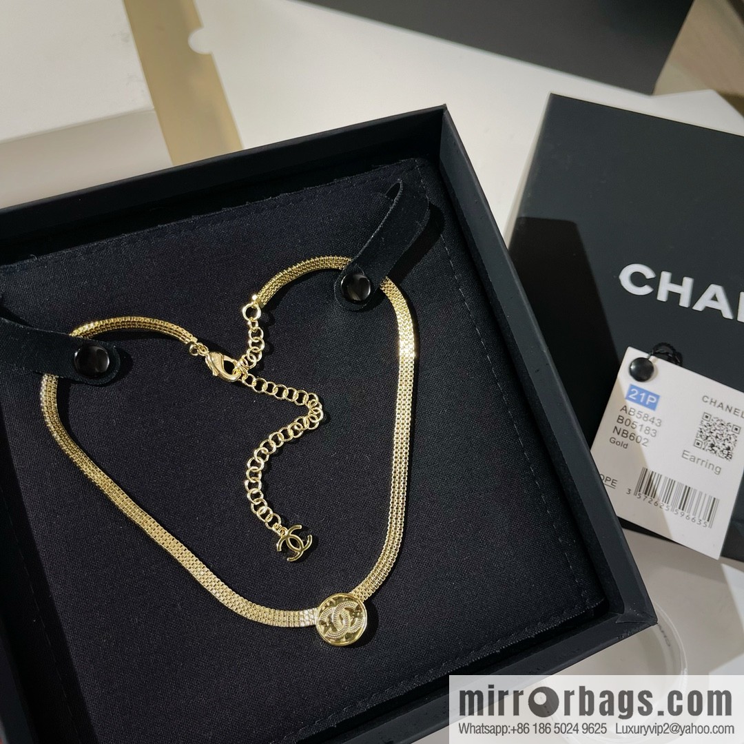 New ☑️ Chanel double c round cake ancient gold coin choker necklace