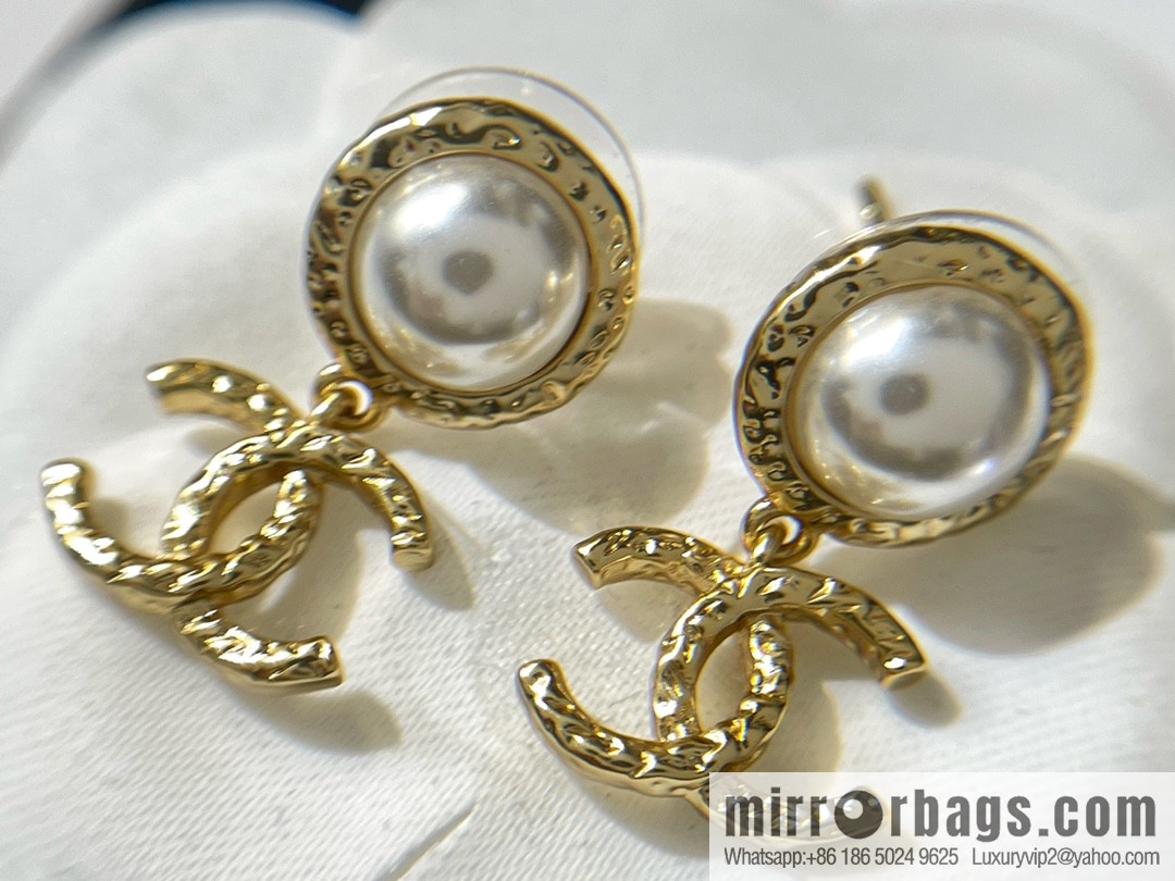 New ☑️ Chanel double c pearl stud earrings