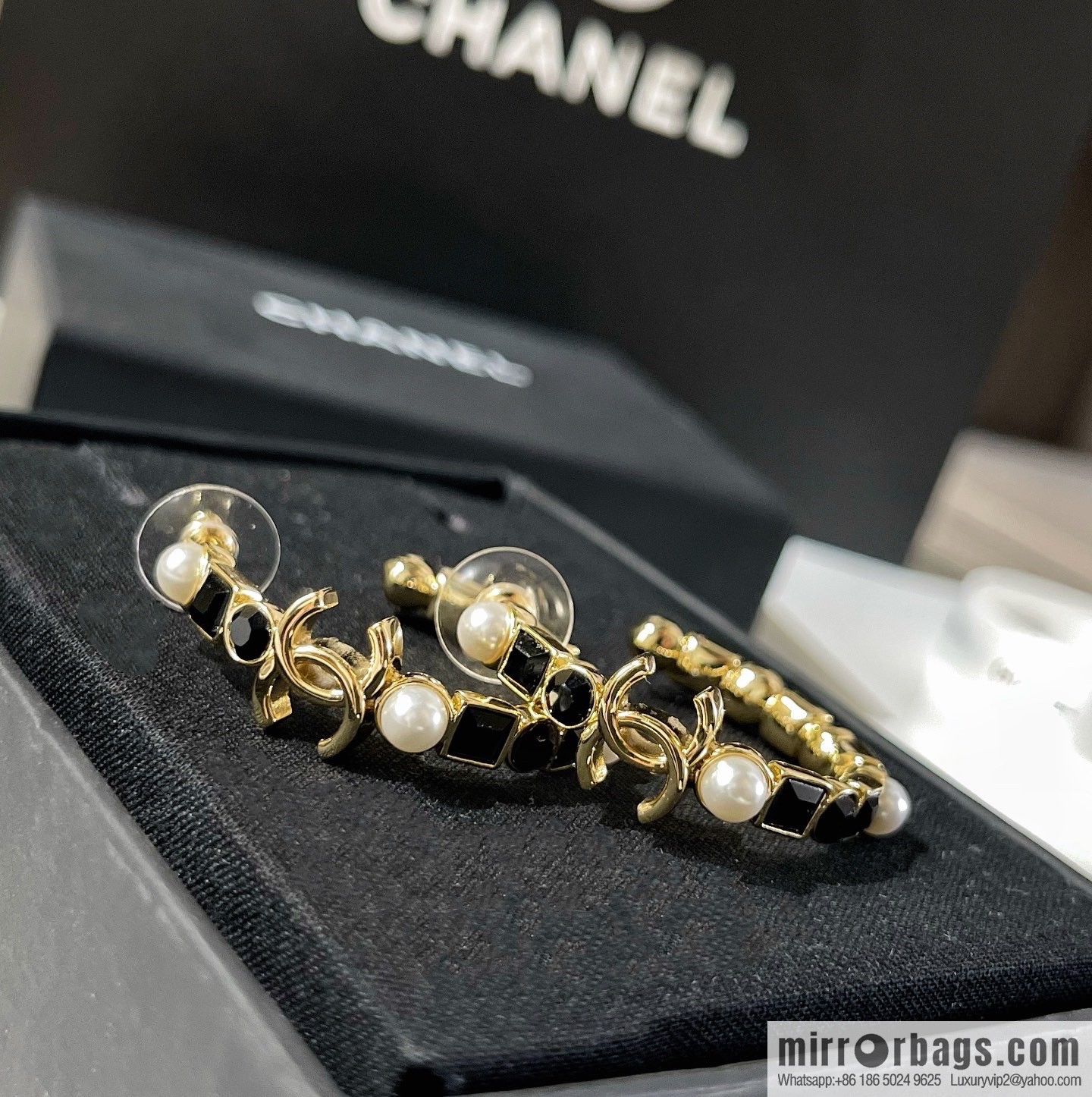 New ☑️ Chanel double c black square diamond pearl stud earrings