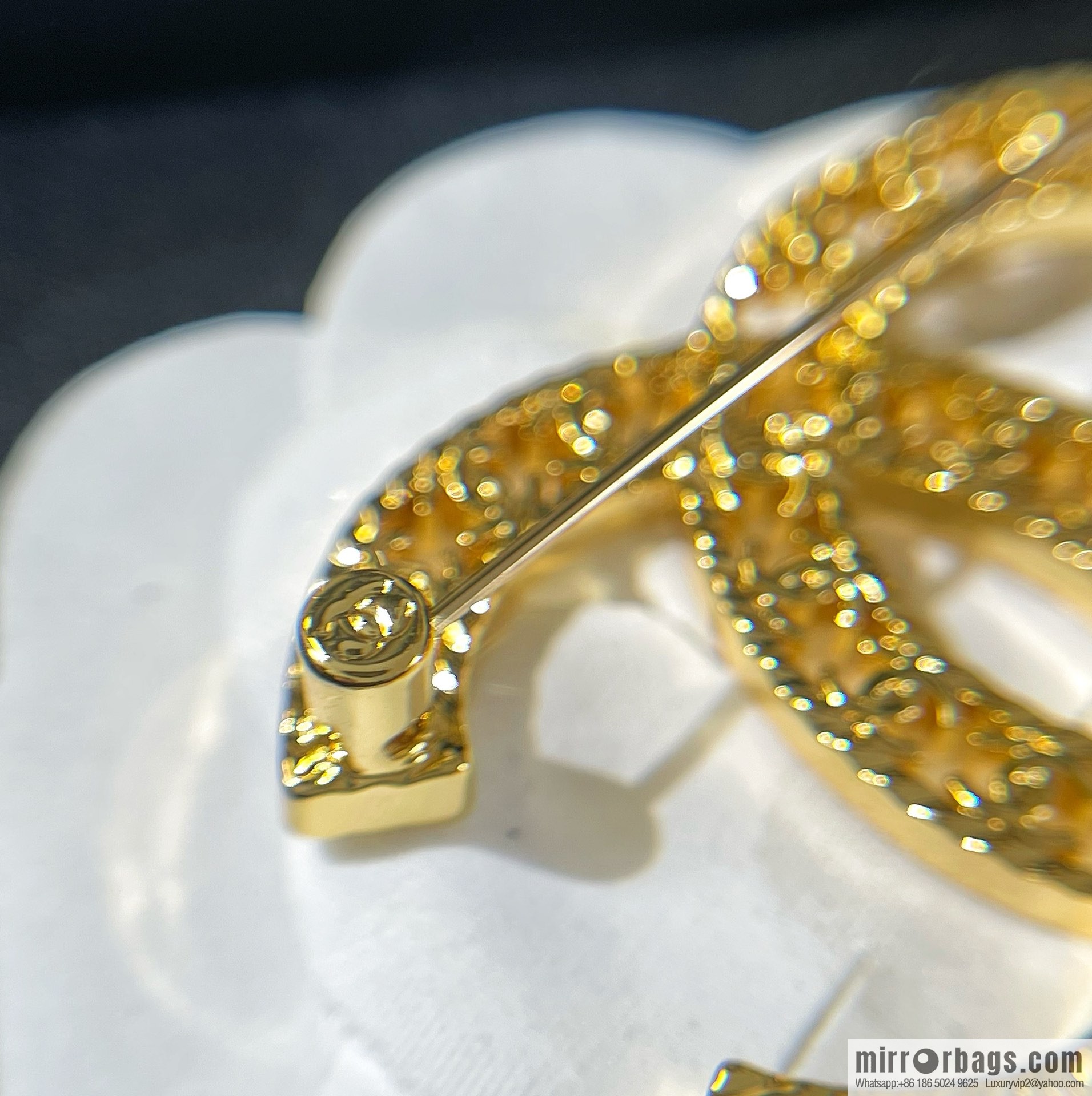 New ☑️ Chanel double c cut-out brooch