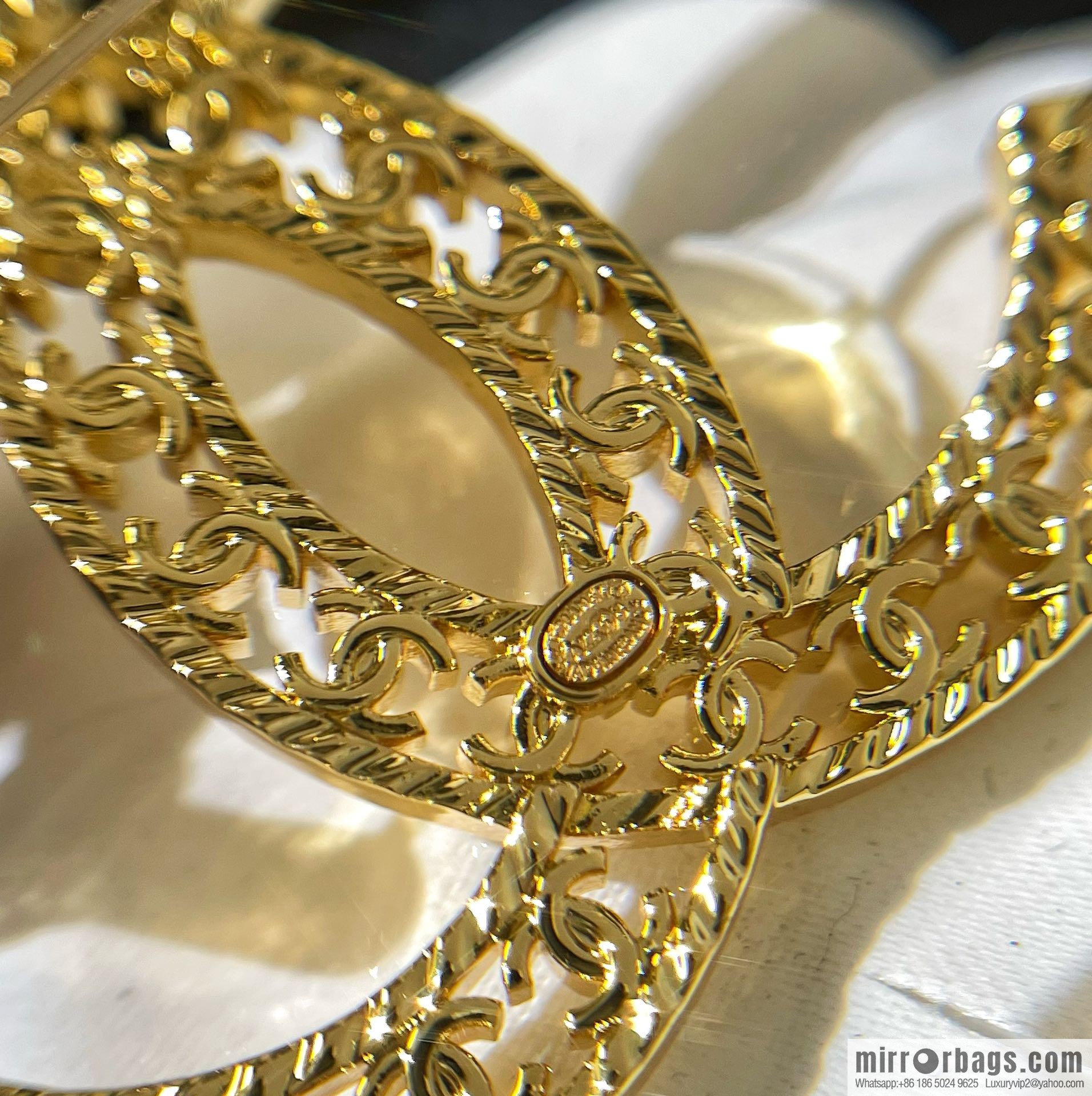 New ☑️ Chanel double c cut-out brooch