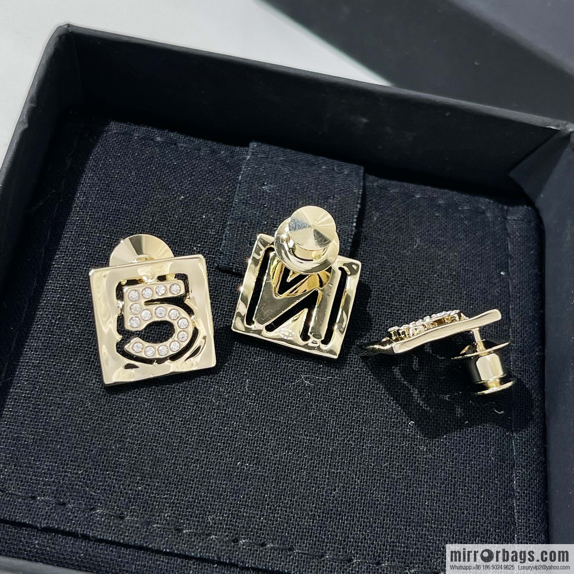 New ☑️ Chanel double c N letter 5 word brooch