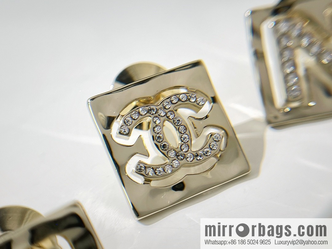 New ☑️ Chanel double c N letter 5 word brooch